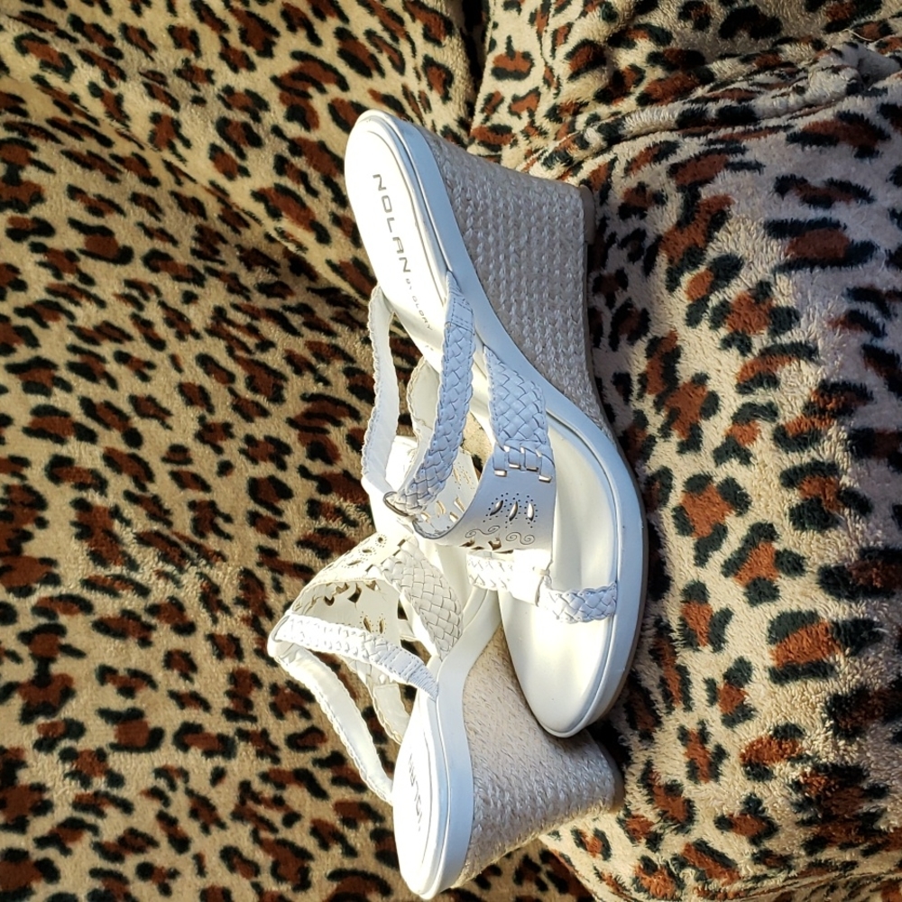 White wedges - Picture 3 of 3